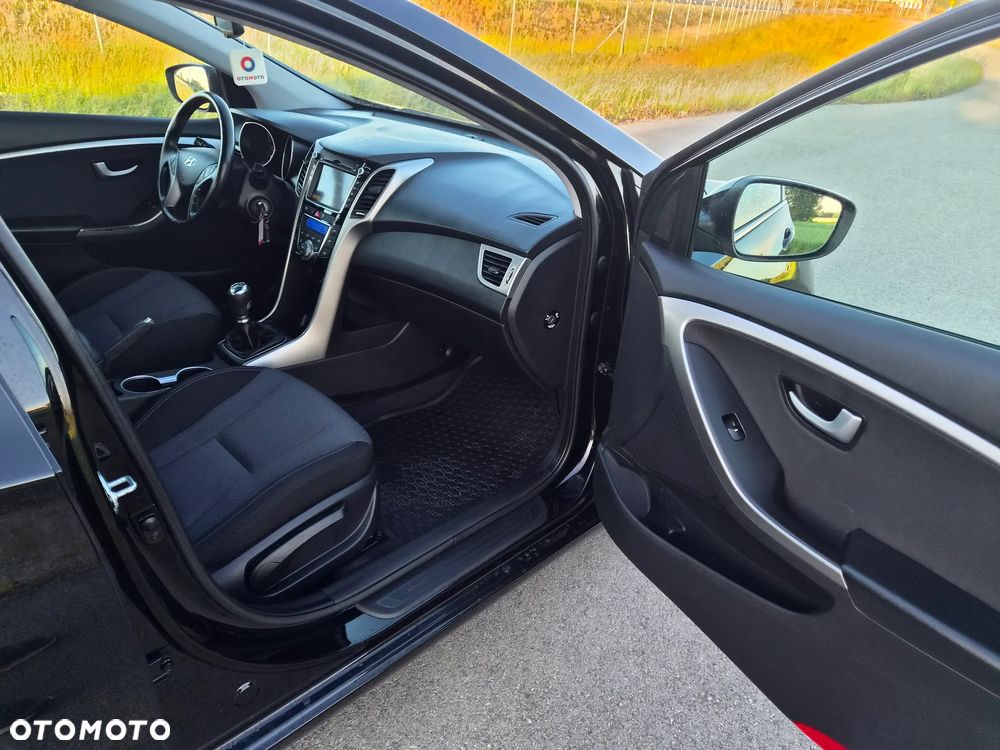 Hyundai i30 blue 1.6 CRDi Classic Navigation - 14