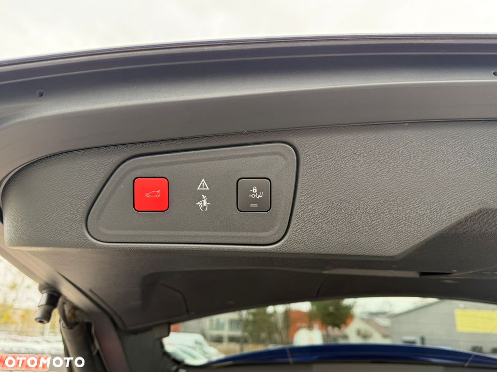 Peugeot 3008 1.6 PureTech GPF Active S&S EAT8 - 11