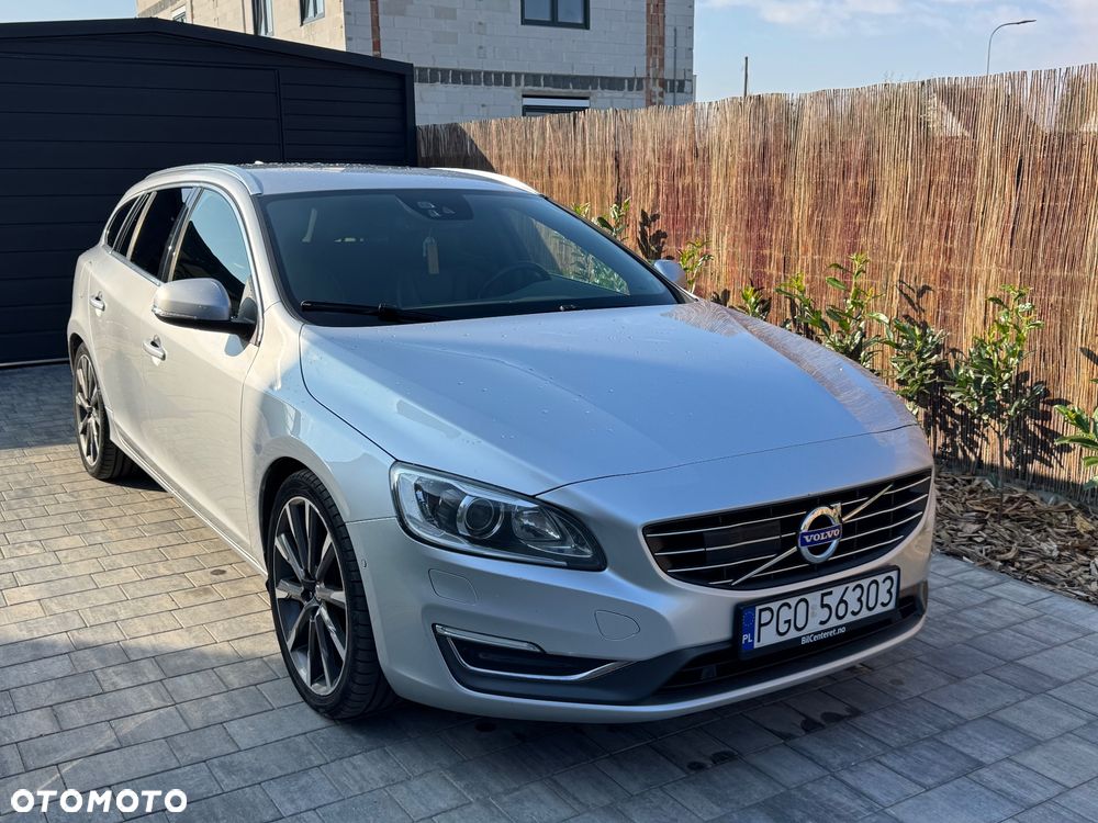 Volvo V60 D4 Geartronic Summum - 1
