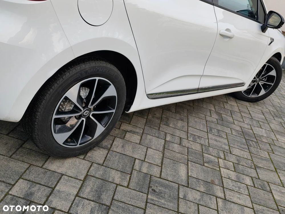 Renault Clio TCe 90 EVOLUTION - 9