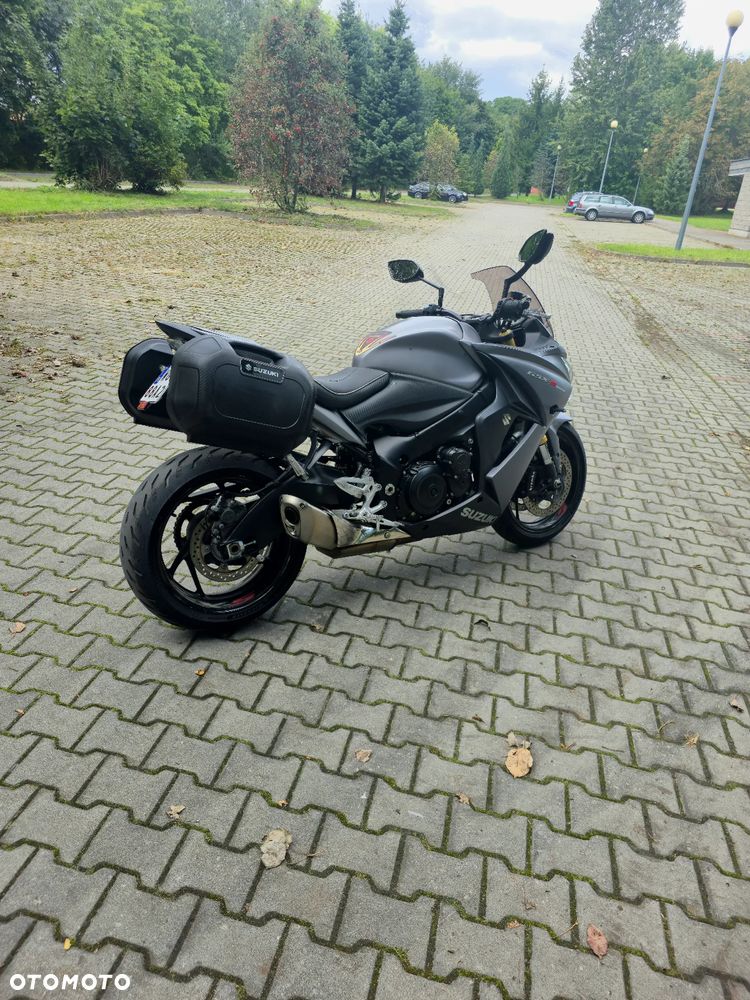 Suzuki GSX 1000 - 3