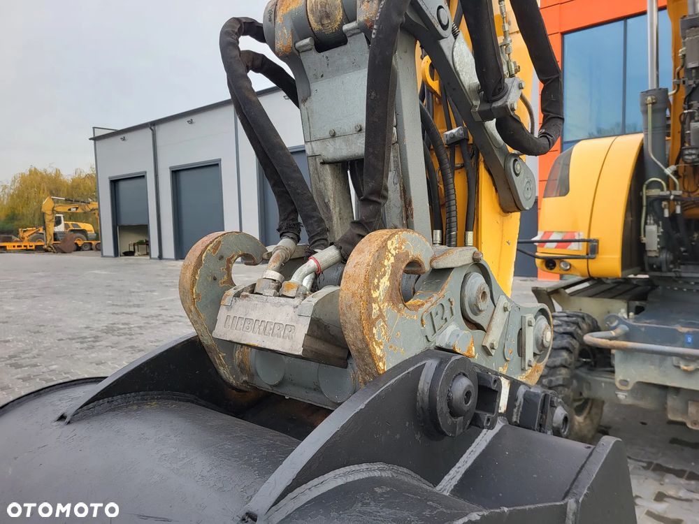 Liebherr A 918 Compact / z Niemiec / - 10
