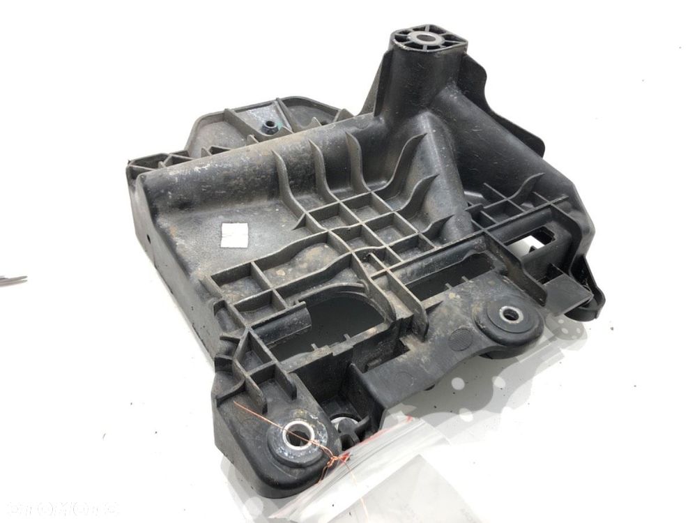 PODSTAWA AKUMULATORA - 114.00 PLN - SKODA RAPID (NH3, NK3, NK6) 2012 - 2022 1.2 TSI 66 kW [90 KM] - 2