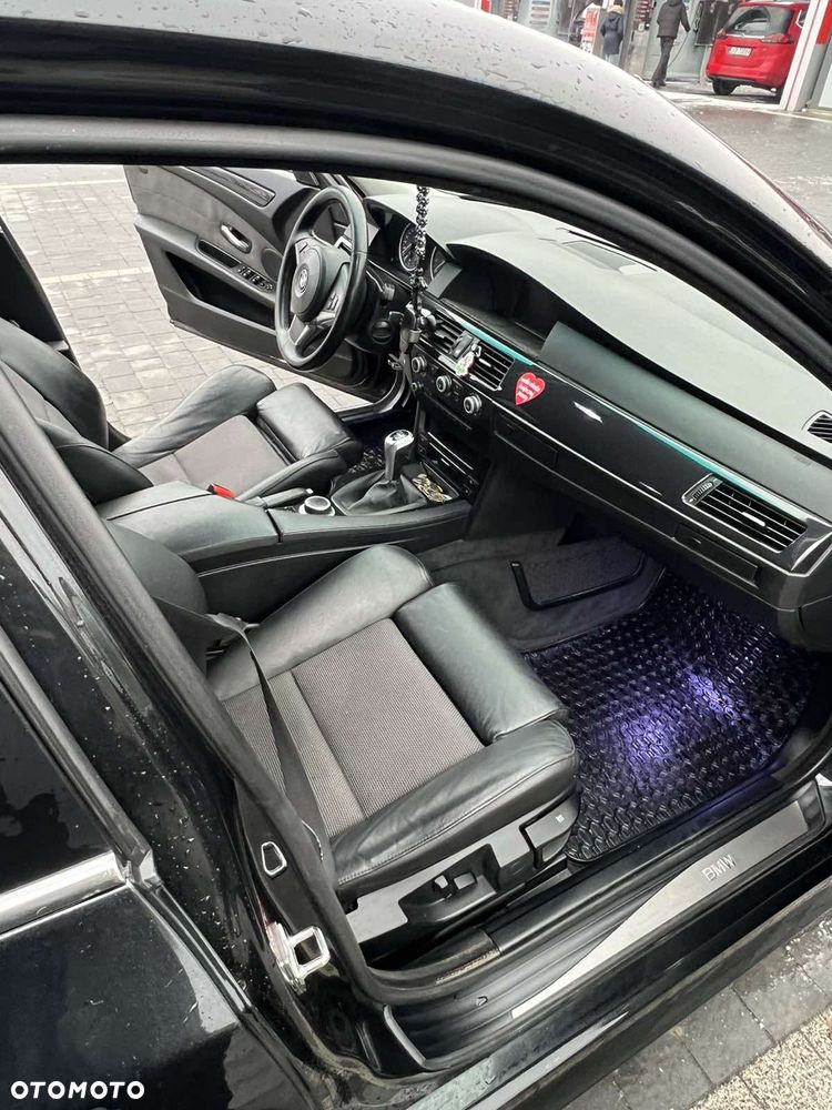 BMW Seria 5 520i - 8