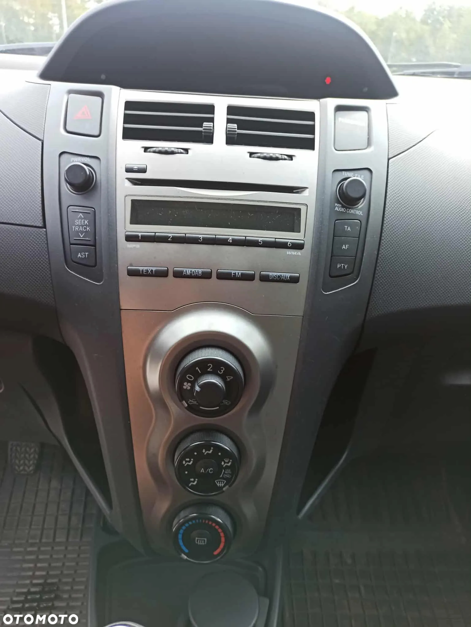Toyota Yaris 1.4 D-4D Luna - 8