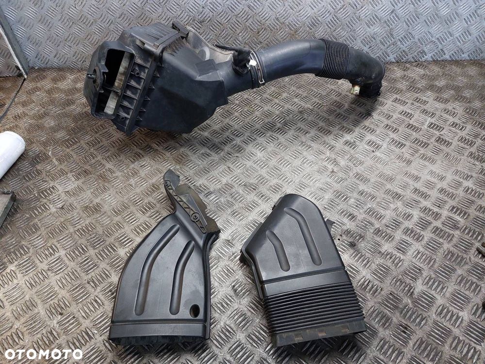 OBUDOWA FILTRA POWIETRZA + PRZEPŁYWOMIERZ + DOLOT AUDI A4 B6 2.0 20V - 1