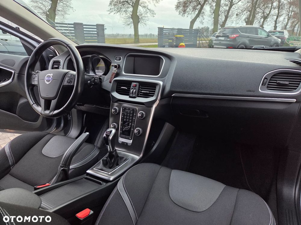 Volvo V40 D3 You - 25