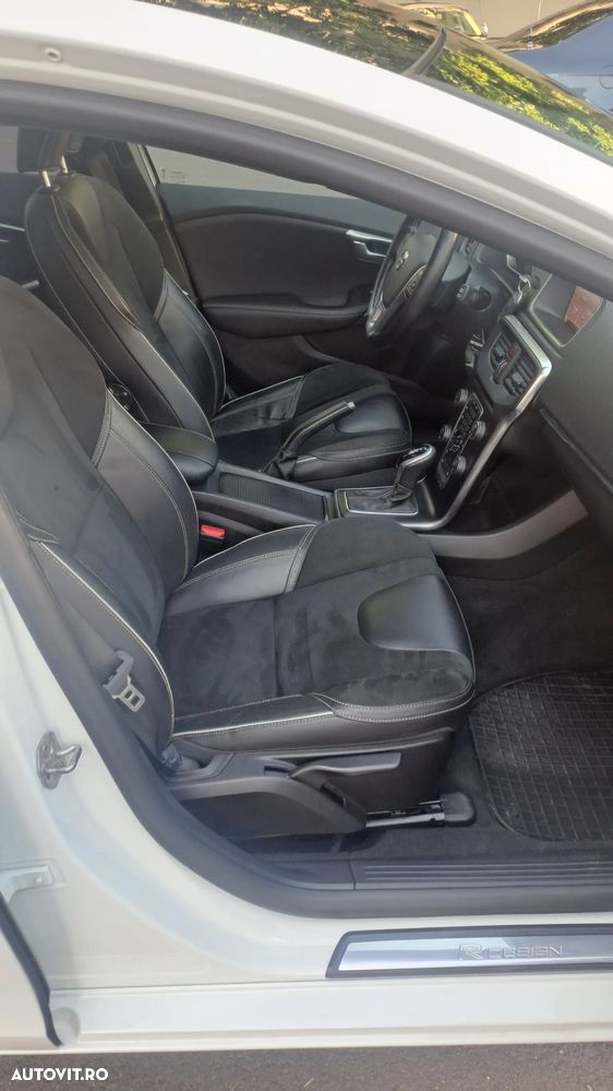 Volvo V40 D3 Aut. R-Design - 9