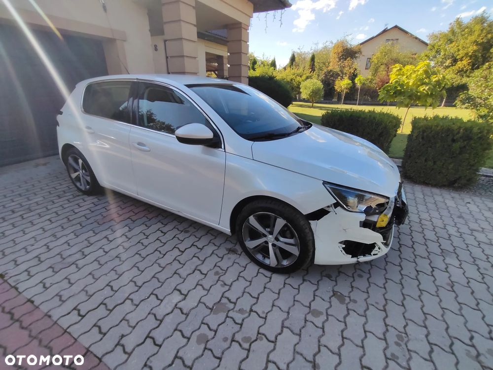 Peugeot 308 1.2 PureTech Allure S&S - 11