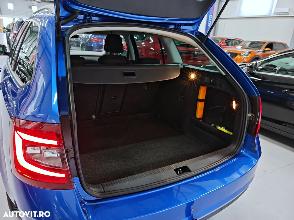 Skoda Octavia 1.6 TDI DSG Ambition - 33