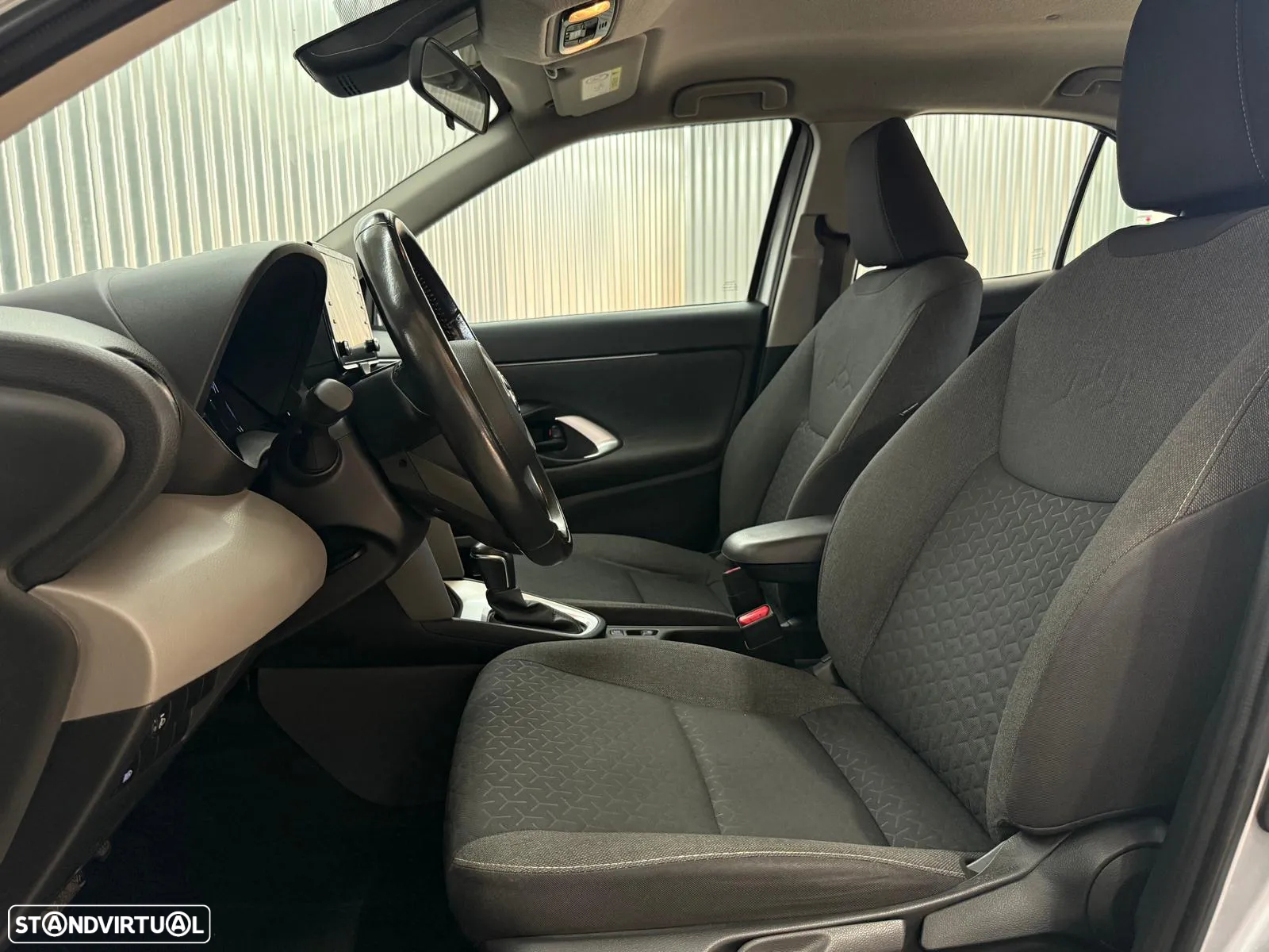 Toyota Yaris Cross 1.5 HDF Comfort Plus - 16