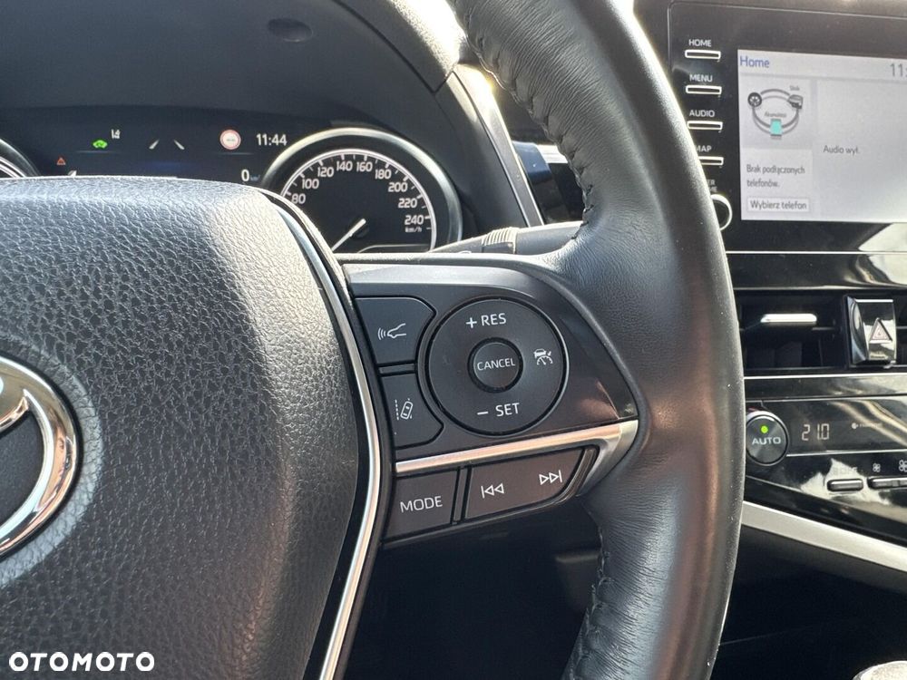 Toyota Camry 2.5 Hybrid Comfort CVT - 24