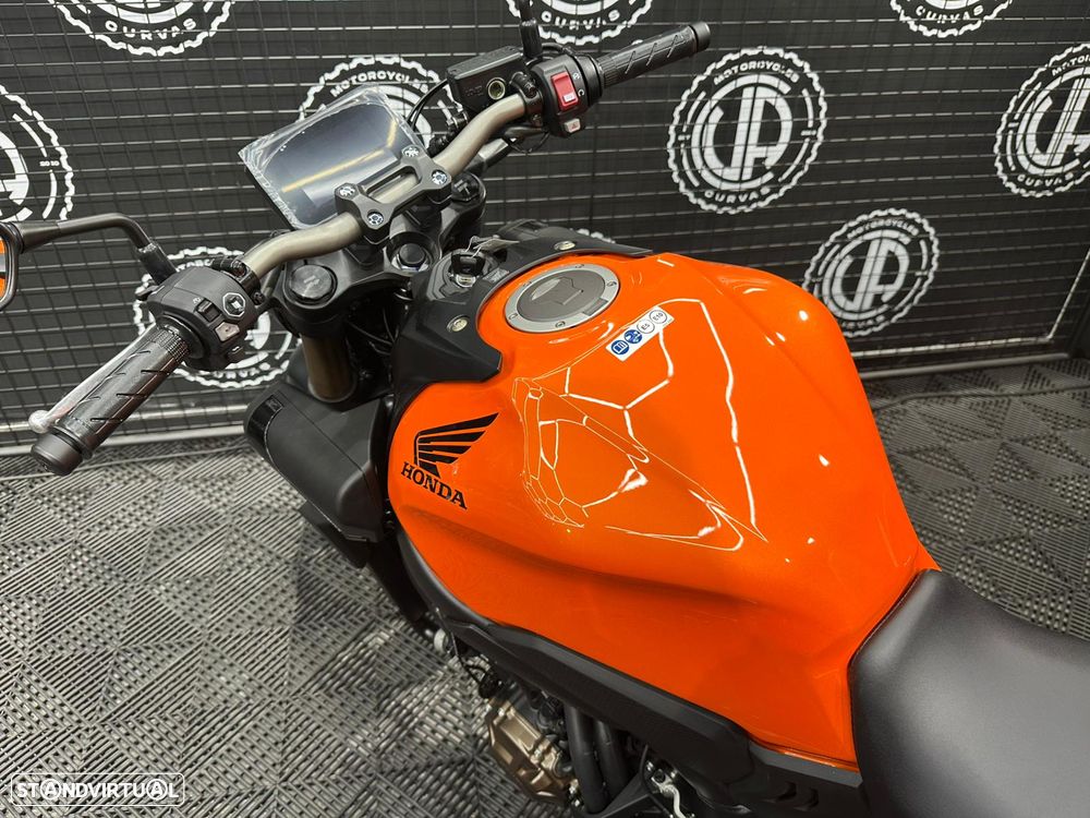 Honda CB 650 R E-CLUTCH 2026 - 3