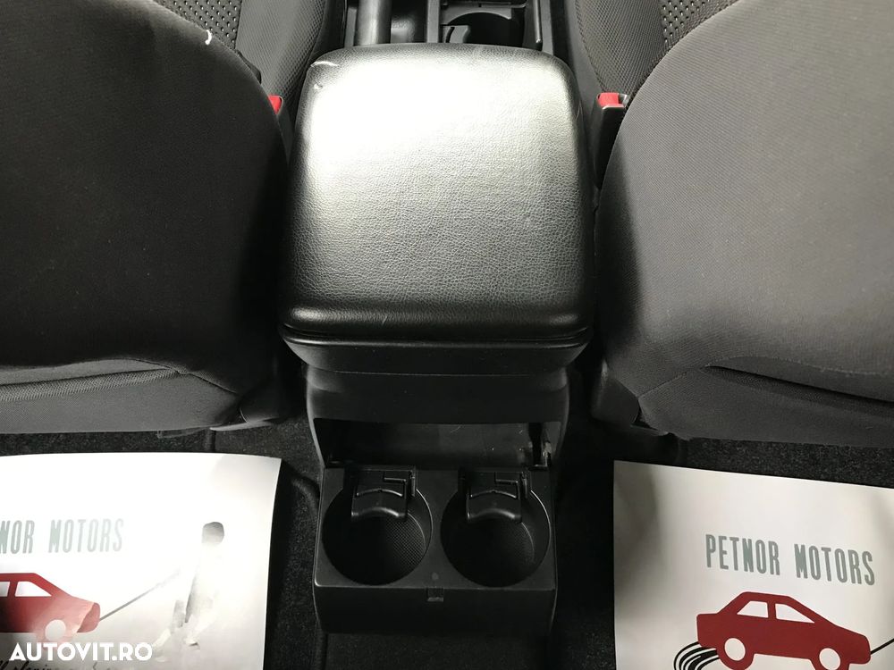 Suzuki Grand Vitara 1.9 DDiS Comfort - 33