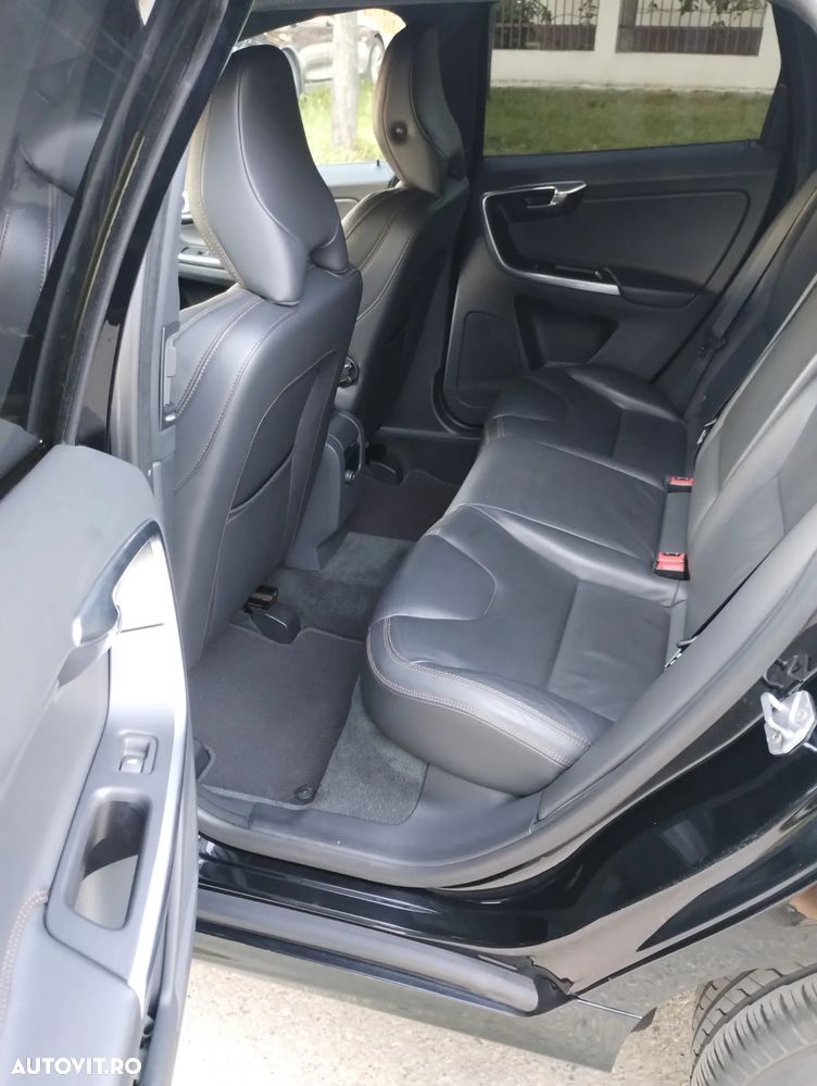 Volvo XC 60 D4 AWD Geartronic Kinetic - 8