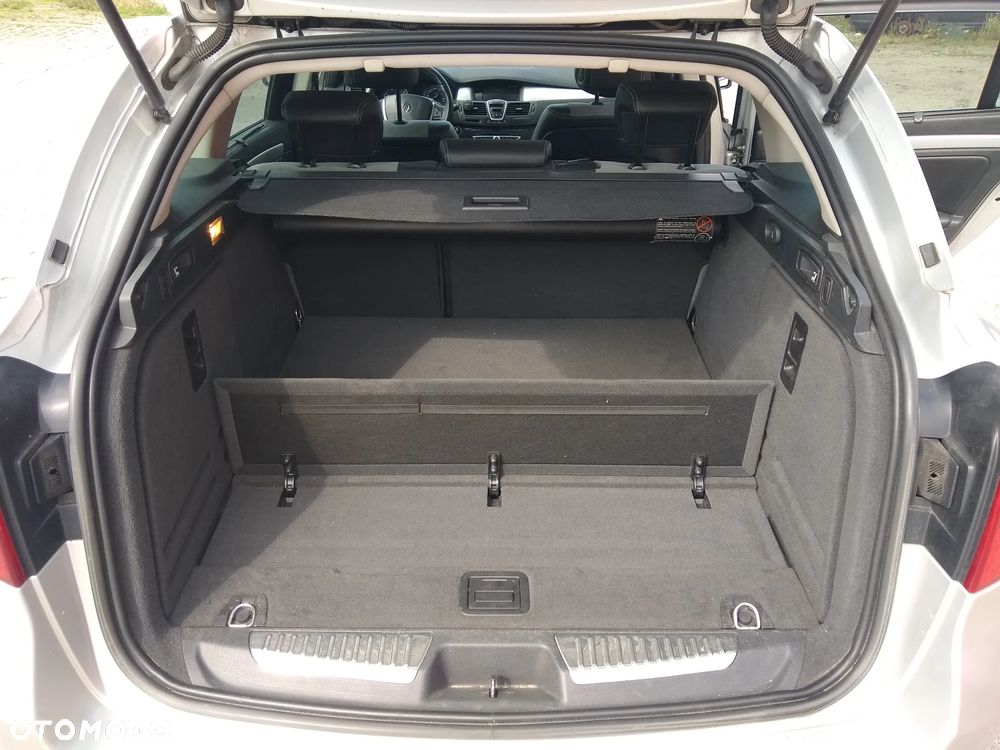 Renault Laguna 2.0 DCi FAP GT - 32