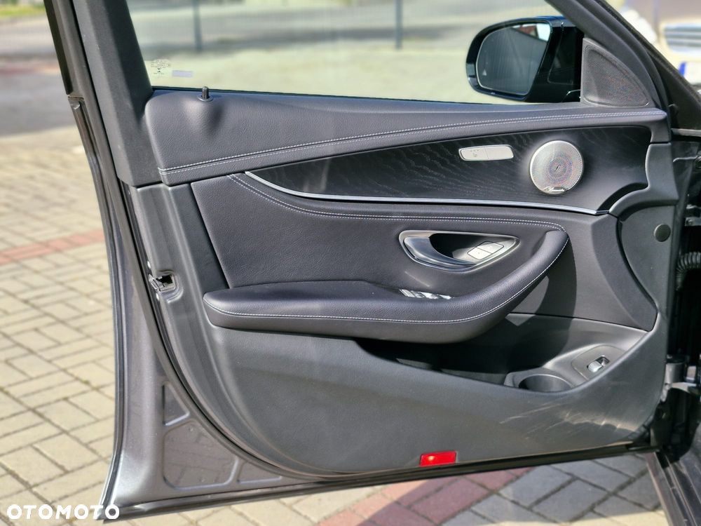 Mercedes-Benz Klasa E 220 d 4-Matic AMG - 22