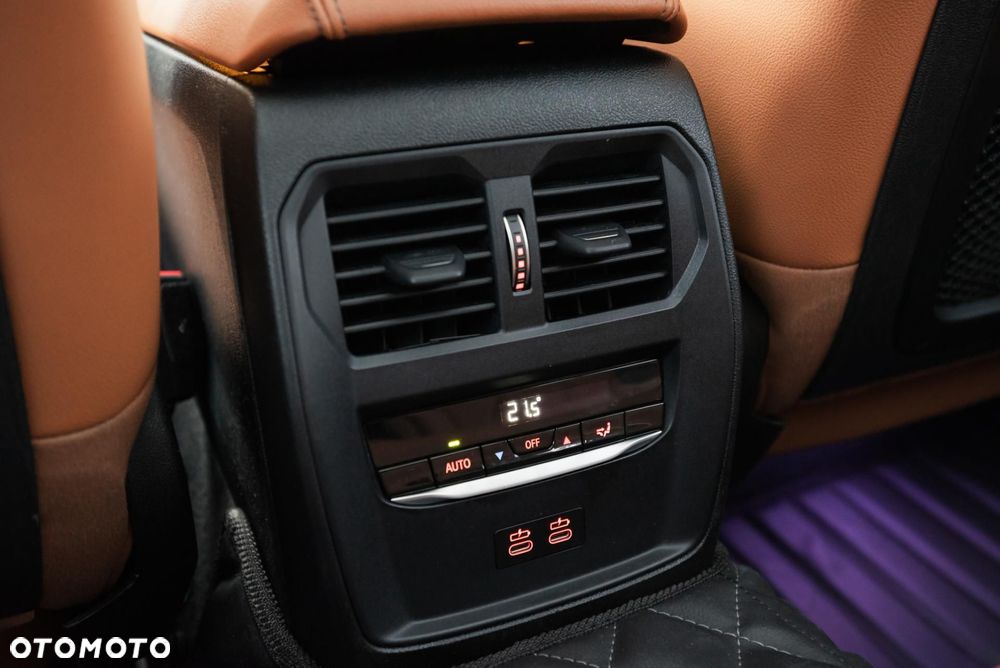 BMW Seria 3 320d Luxury Line - 36