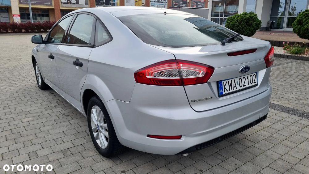 Ford Mondeo 1.6 TDCi Ambiente - 16