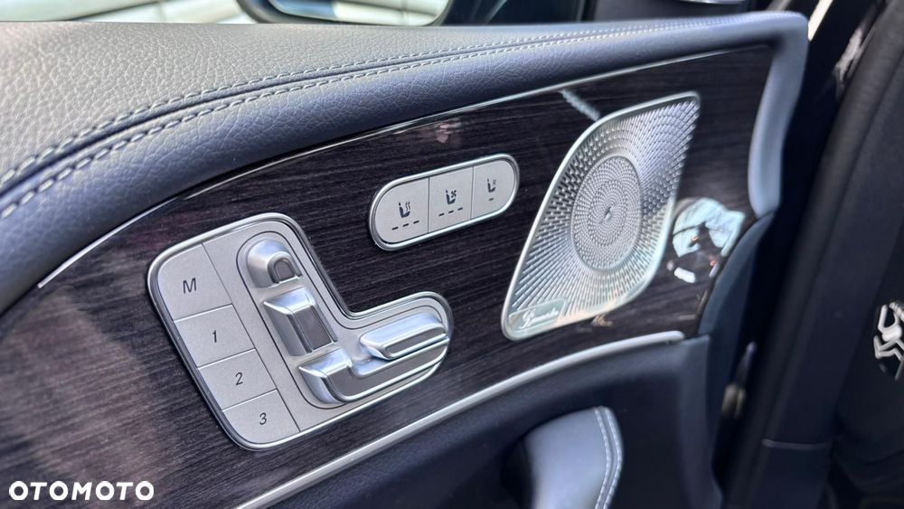 Mercedes-Benz GLS - 27