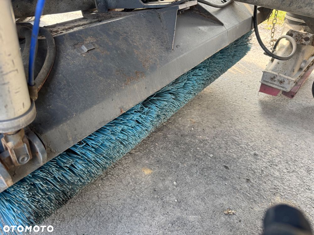 Iveco Eurocargo 180e25 zamiatarka Johanston VT800 - 7