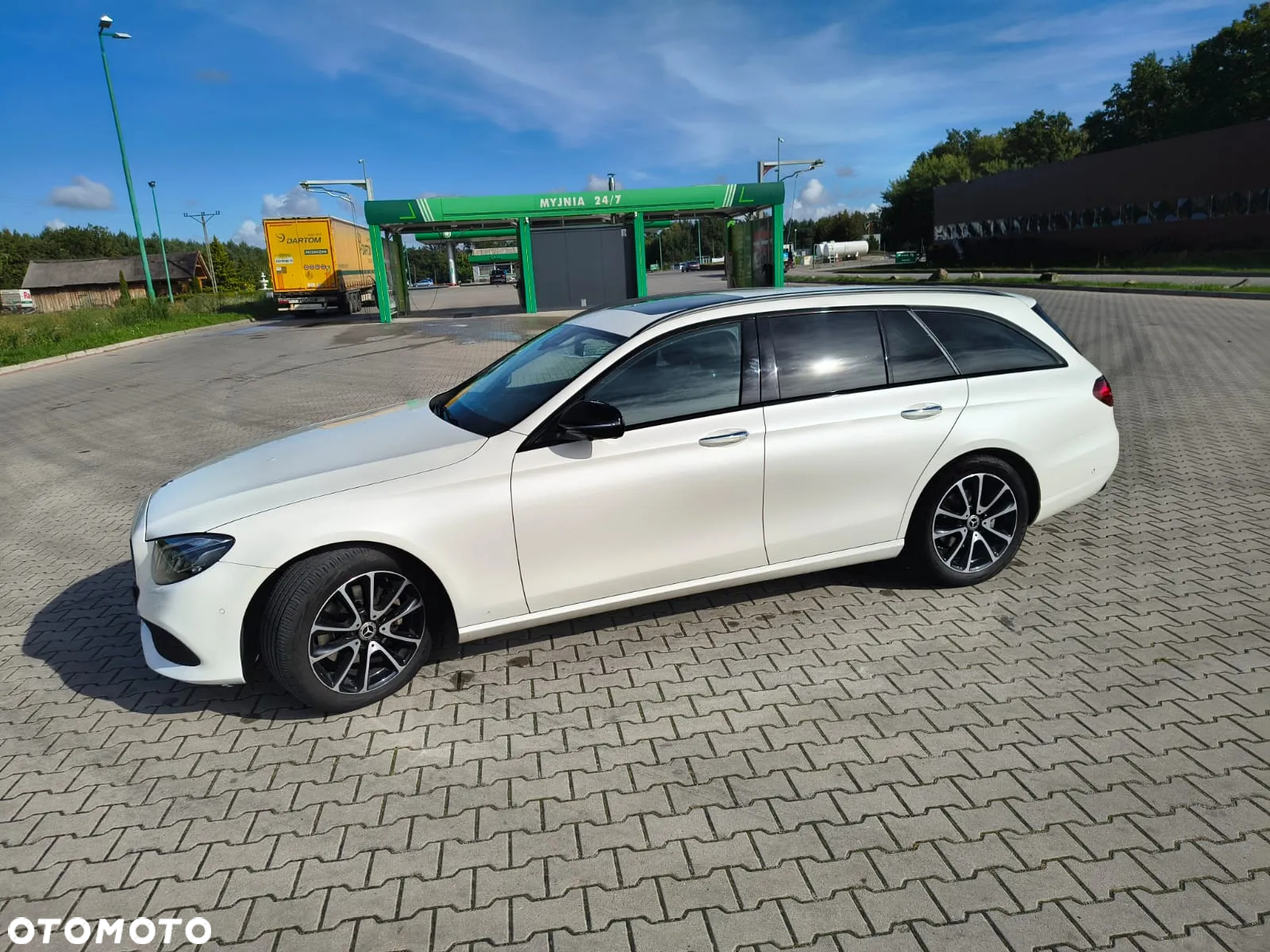 Mercedes-Benz Klasa E 300 d 9G-TRONIC - 14