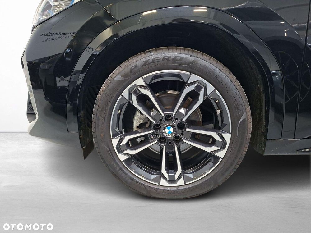BMW iX2 eDrive20 66.5kWh M Sport - 10
