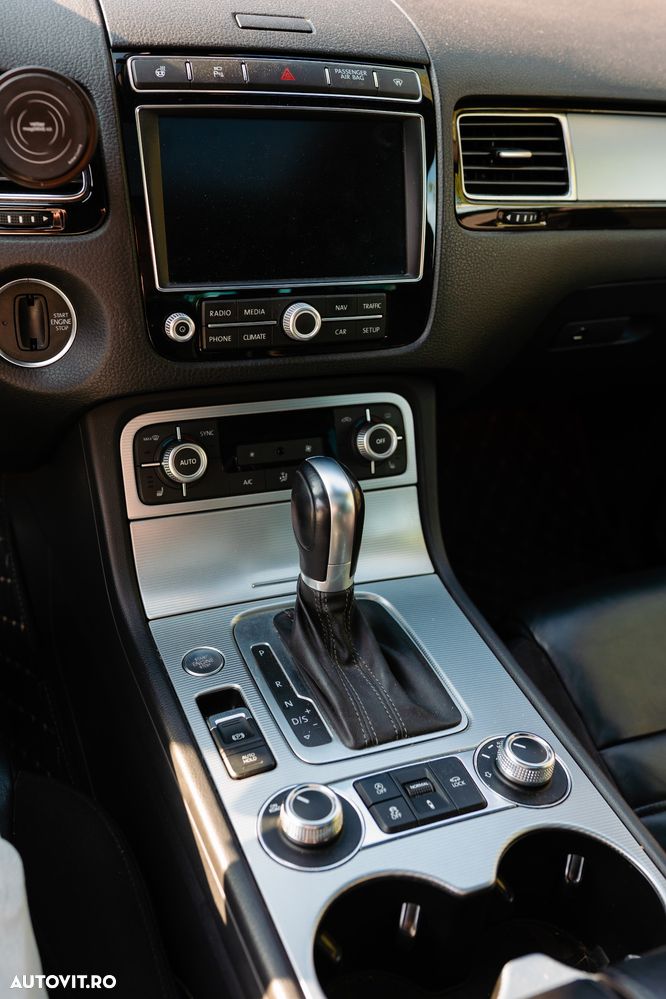Volkswagen Touareg 3.0 V6 TDI BMT - 12