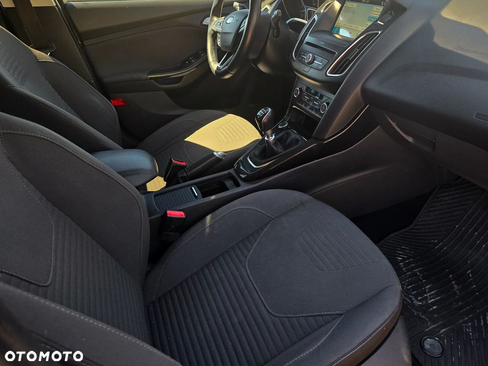 Ford Focus 1.0 EcoBoost Titanium - 22