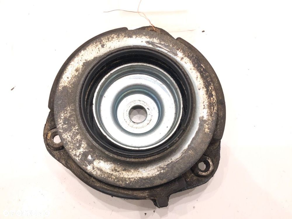 MOCOWANIE UCHWYT AMORTYZATORA PRZÓD LEWE - 68.00 PLN - VW PASSAT B6 Variant (3C5) 2005 - 2011 1.9 - 2