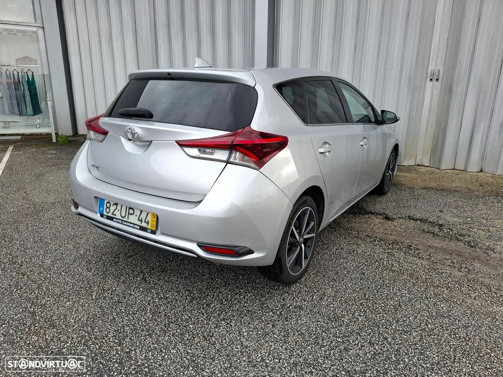Toyota Auris 1.4 D-4D Comfort+Pack Sport - 3