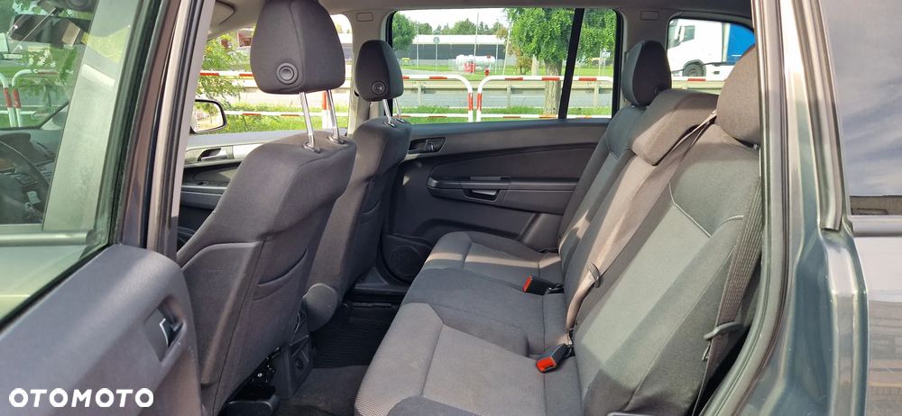 Opel Zafira - 12