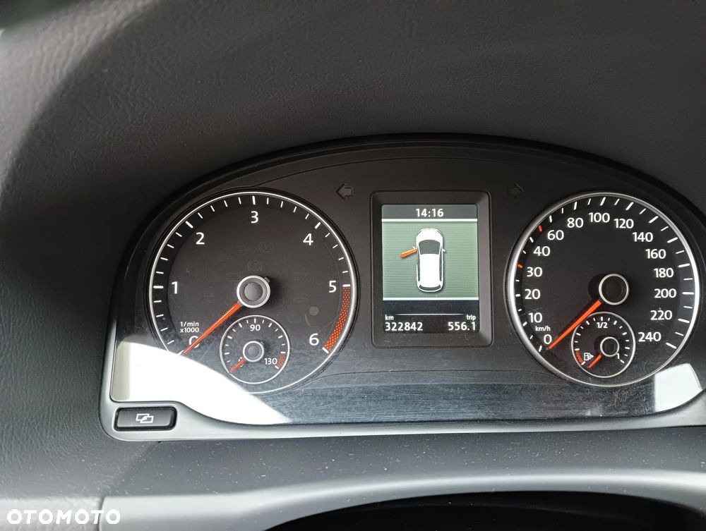 Używany Volkswagen Touran 2012 - 28 000 PLN, 323 000 km - Otomoto.pl