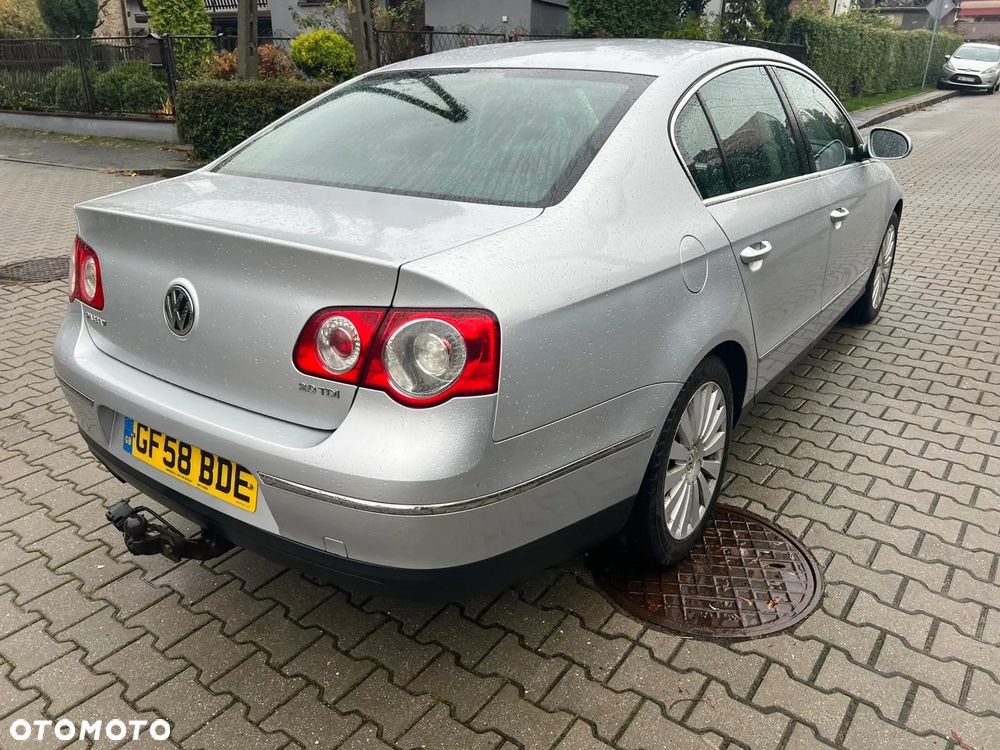 Volkswagen Passat 2.0 Blue TDI SCR Highline - 4