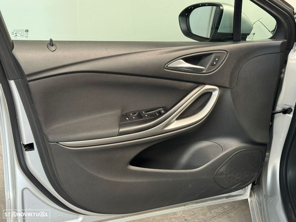 Opel Astra Sports Tourer 1.5 D Design & Tech Aut. S/S - 24