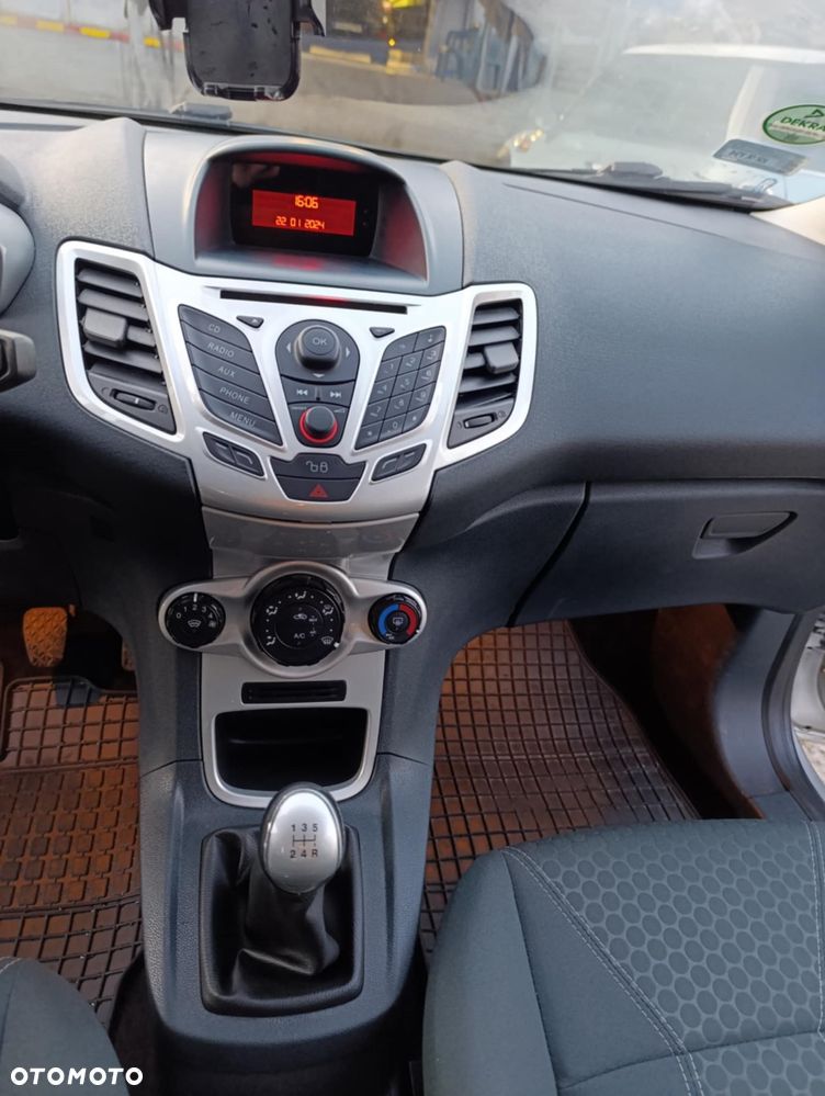 Ford Fiesta - 13
