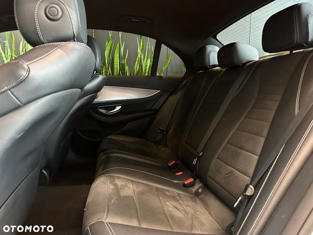 Mercedes-Benz Klasa E 220 d 9G-TRONIC - 13