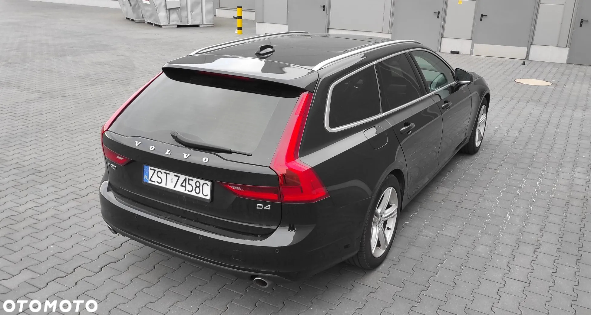 Volvo V90 D4 Momentum - 15