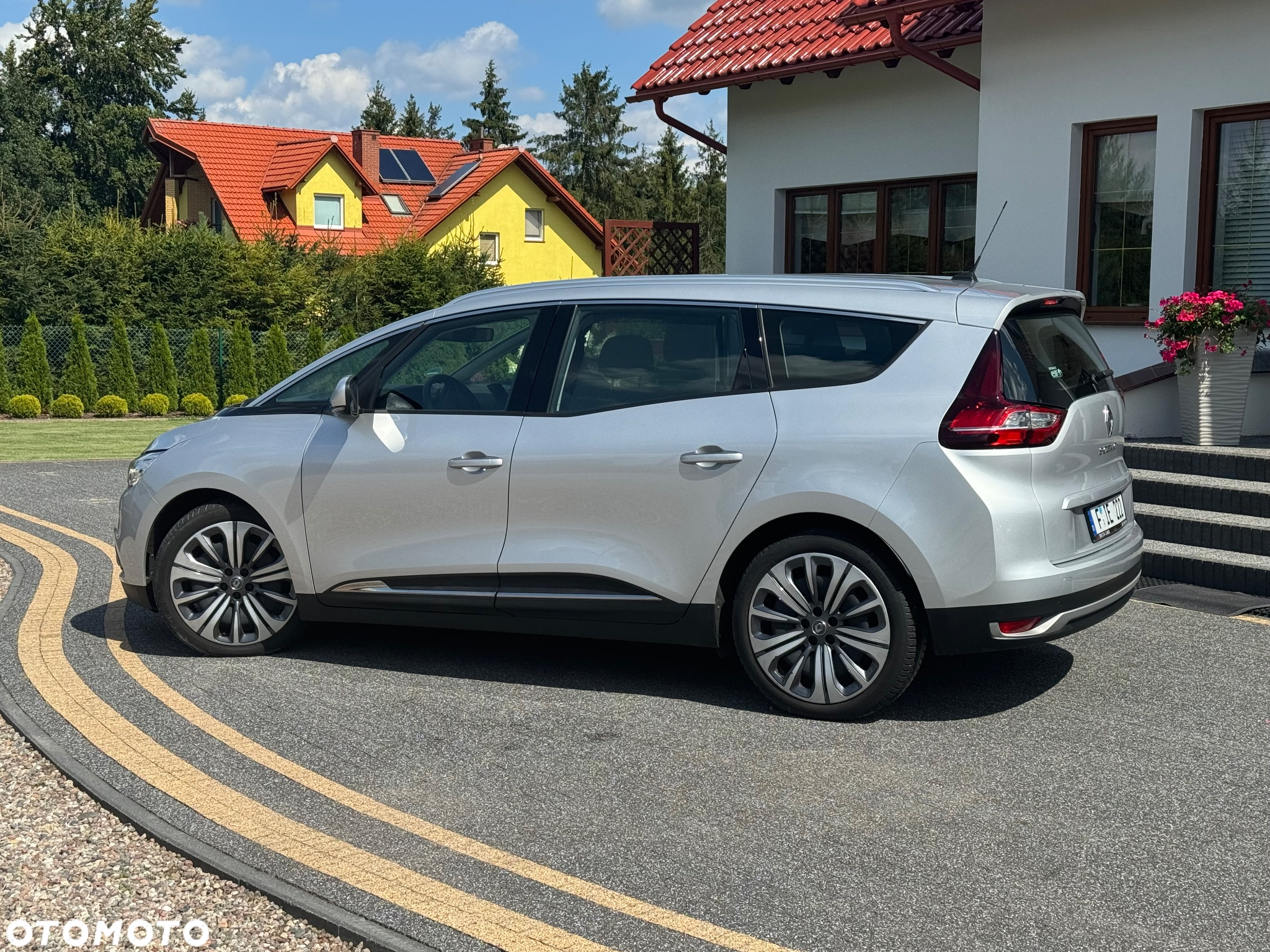 Renault Grand Scenic BLUE dCi 120 LIMITED - 8