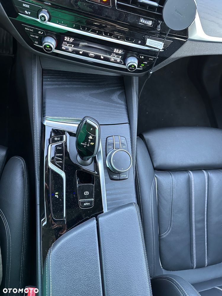 BMW Seria 5 520d xDrive mHEV Luxury Line sport - 17