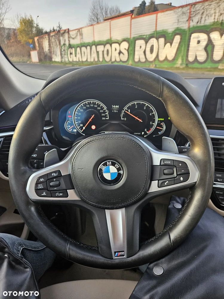 BMW Seria 5 520d xDrive Sport Line sport - 26