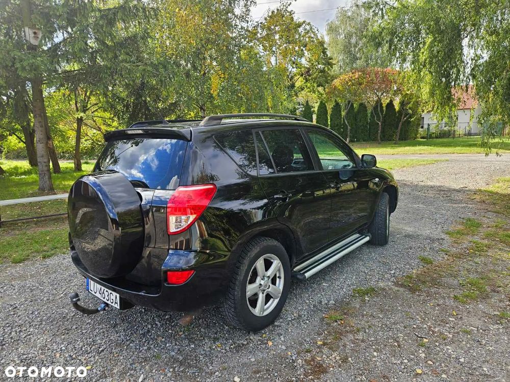 Toyota RAV4 - 1