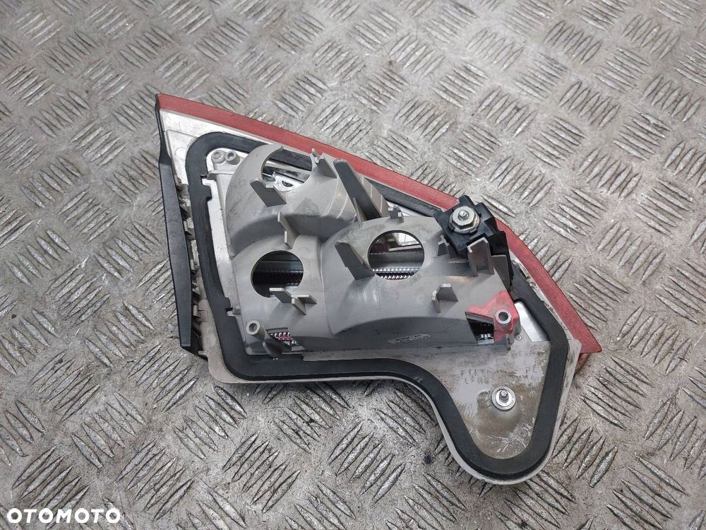LAMPA PRAWY TYŁ W KLAPE FORD MONDEO MK4 7S71-13A602 - 4
