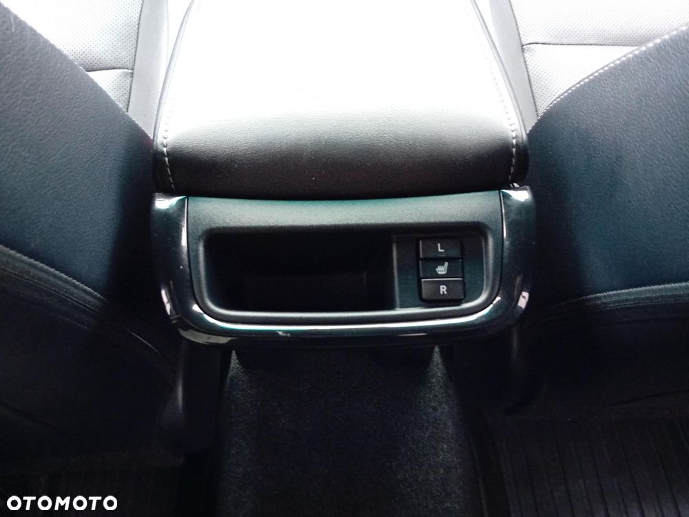 Toyota Hilux 2.8 D-4D Double Cab Invincible Sport 4x4 - 23