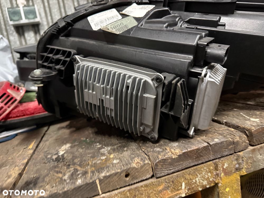 Lampa przednia prawa Mercedes C217 - 2