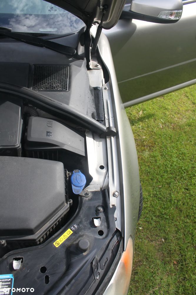 Volvo V70 2.4D Momentum - 19