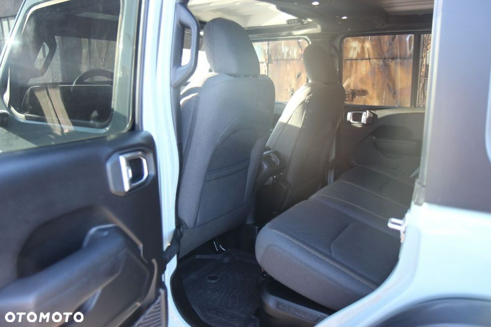 Jeep Wrangler - 19