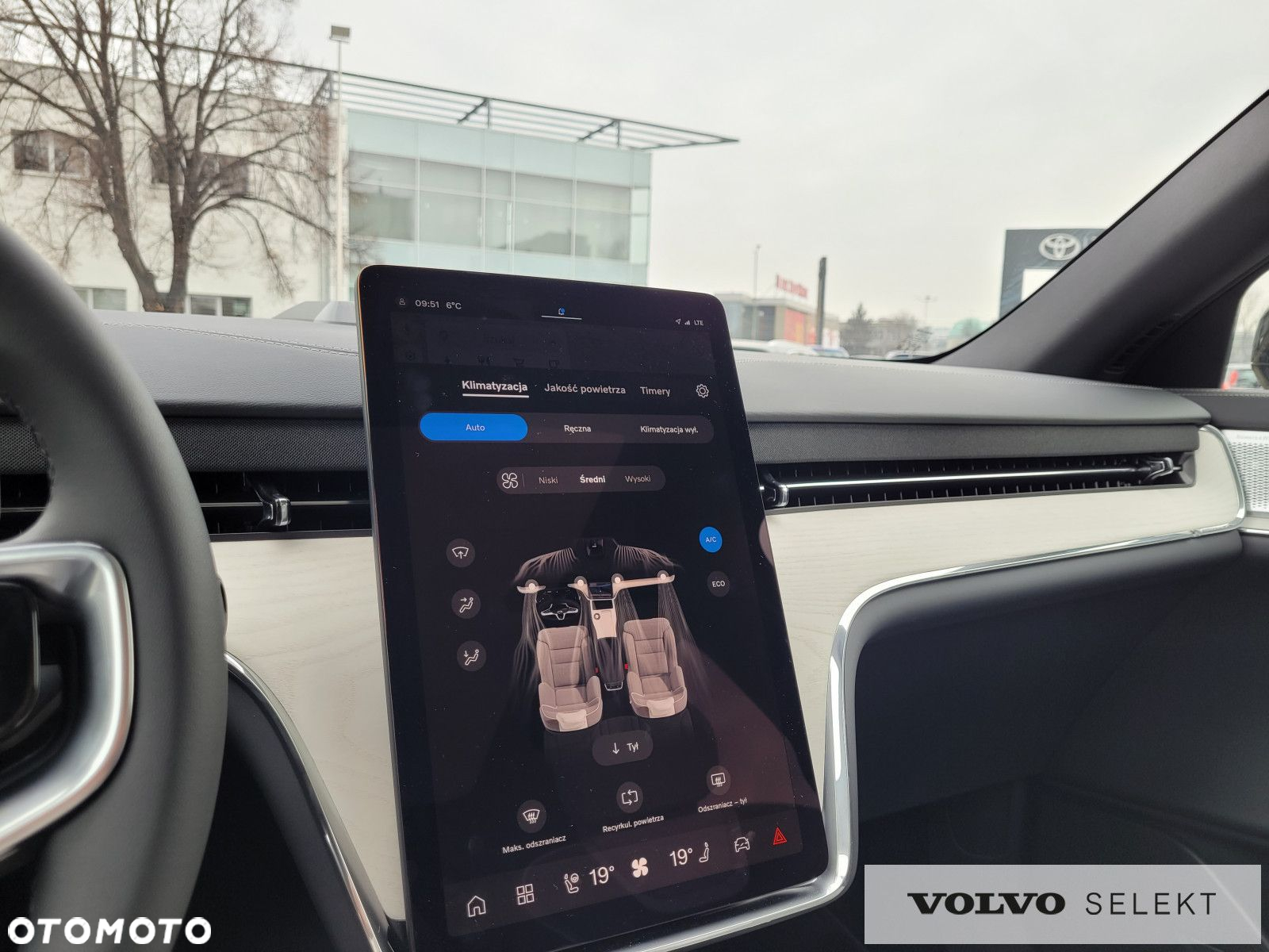 Volvo EX90 - 16