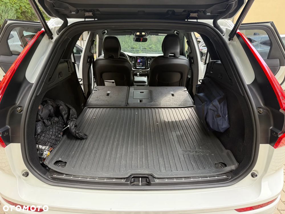 Volvo XC 60 B4 B R-Design - 14