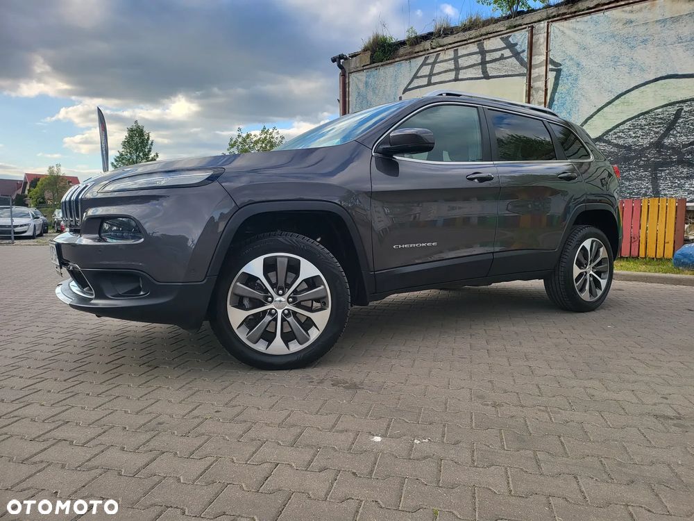 Jeep Cherokee - 4